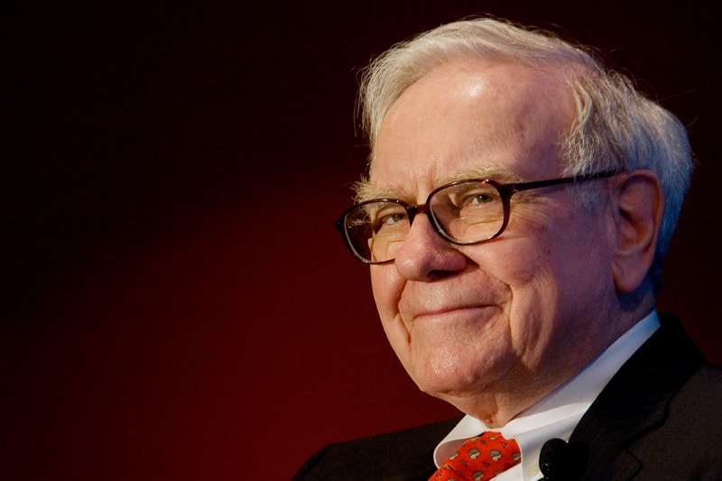 Warren Buffett Causes Surge After Disclosing Stake in Apple