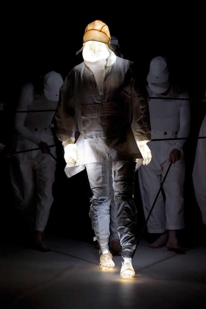 Aitor Throup Puppet Show at LCM 2016