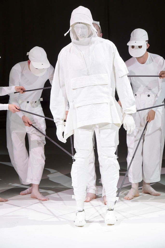 Aitor Throup Puppet Show at LCM 2016