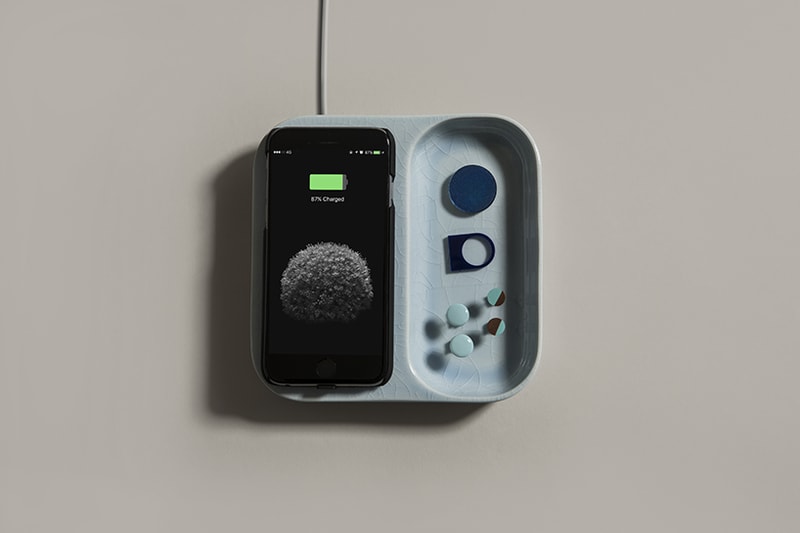 Charge Devices With This Wireless Ceramic Tray