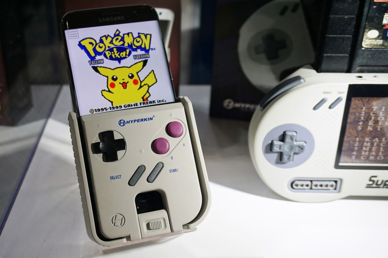 This Device Will Turn Any Android Phone Into a Game Boy
