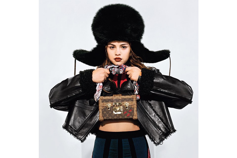 Selena Gomez arrives to Louis Vuitton Fall/Winter 2015-2016 Ready