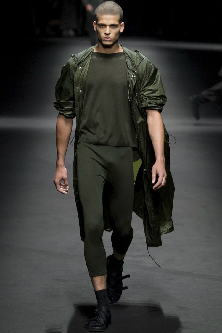Versace Spring 2017 Menswear Collection