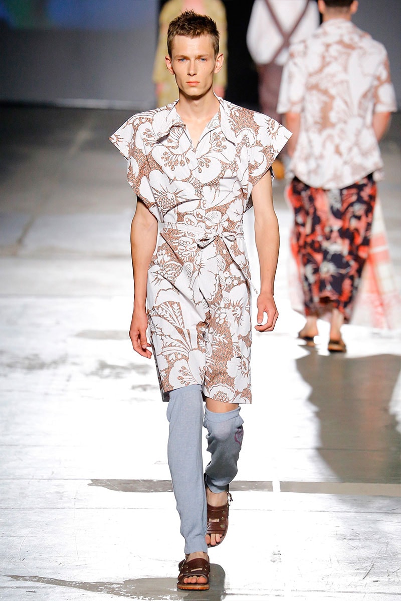Vivienne Westwood Spring Summer 2017 Addresses Julian Assange