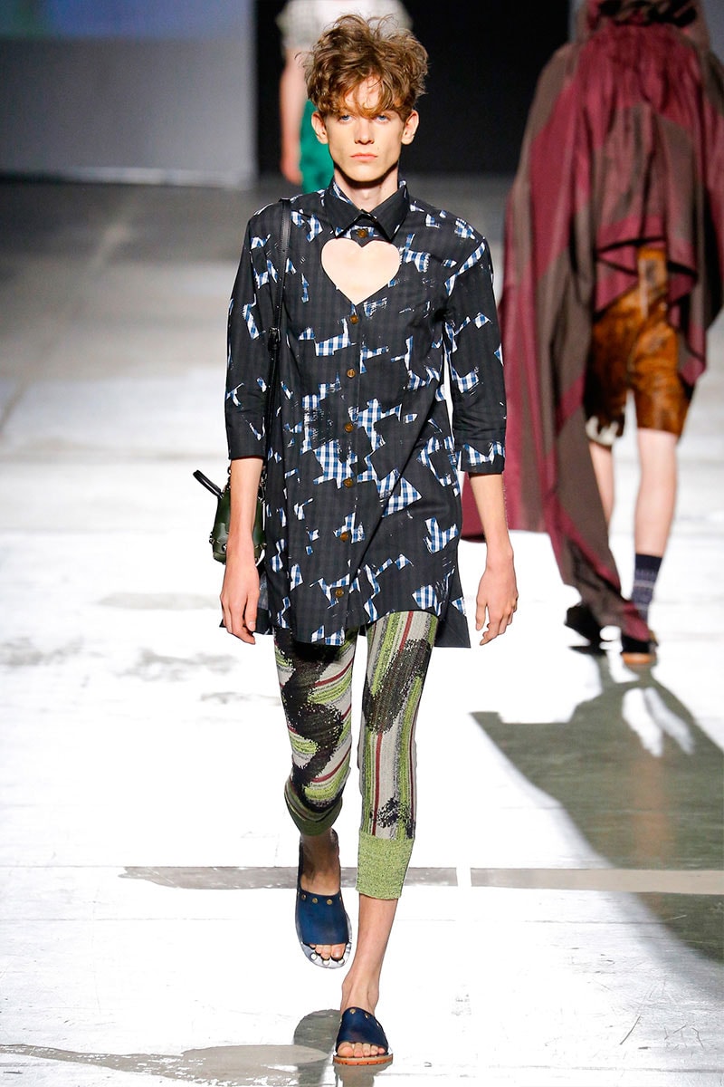Vivienne Westwood Spring Summer 2017 Addresses Julian Assange