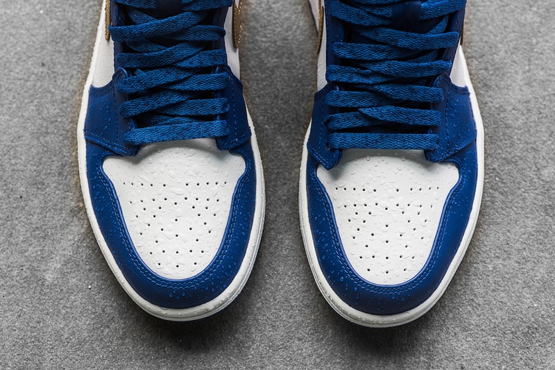 Air Jordan 1 Retro High Gold Medal