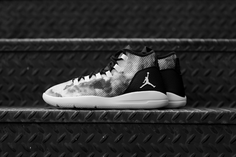 Air Jordan Reveal Premium Black/White Smoke