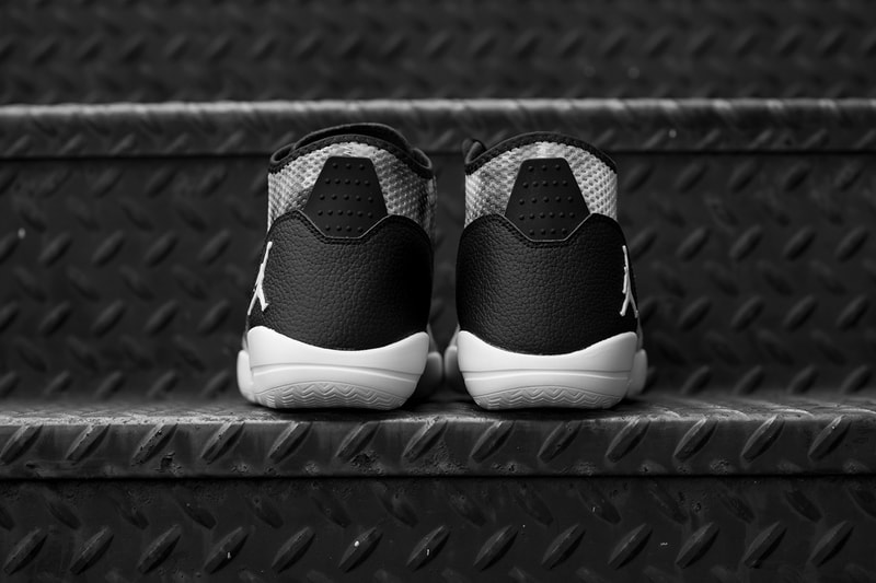 Air Jordan Reveal Premium Black/White Smoke