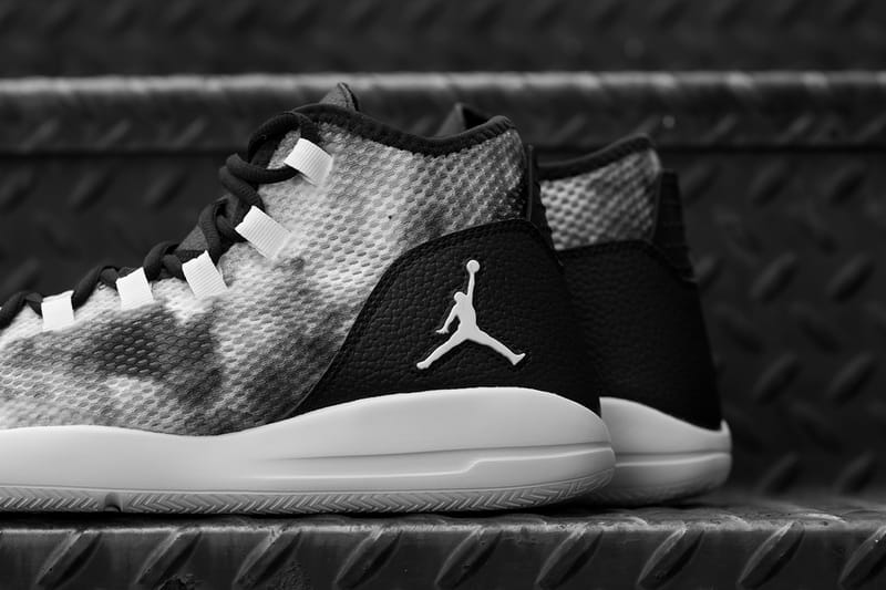 Air Jordan Reveal Premium Black/White 