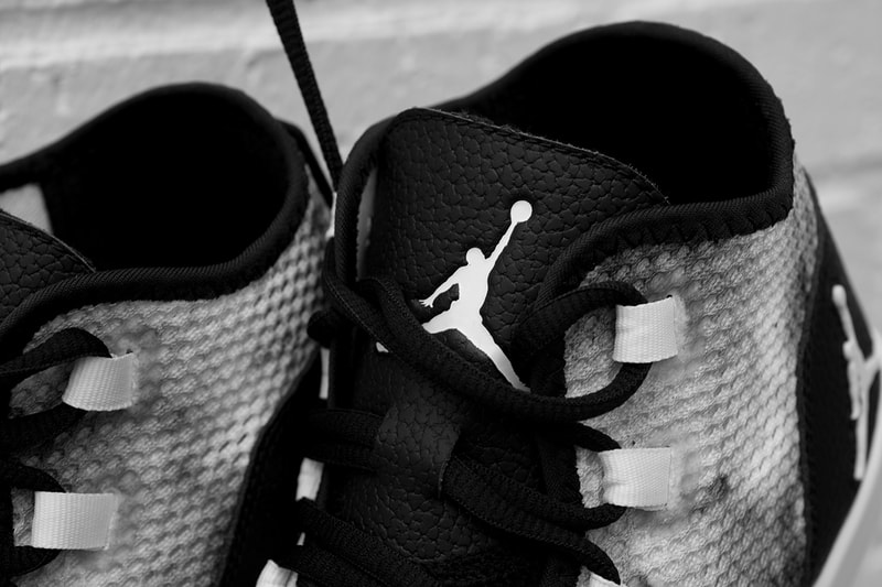 Air Jordan Reveal Premium Black/White Smoke
