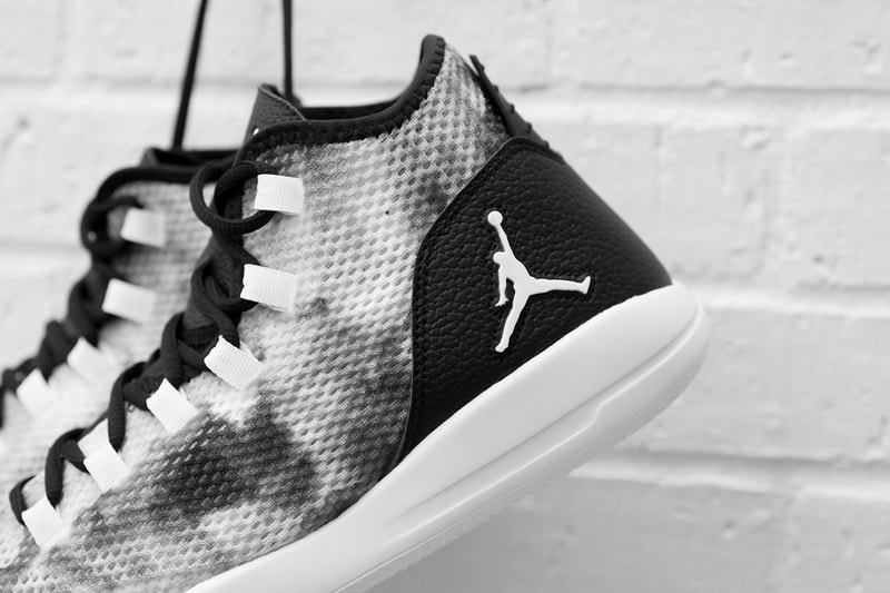 Air Jordan Reveal Premium Black/White Smoke