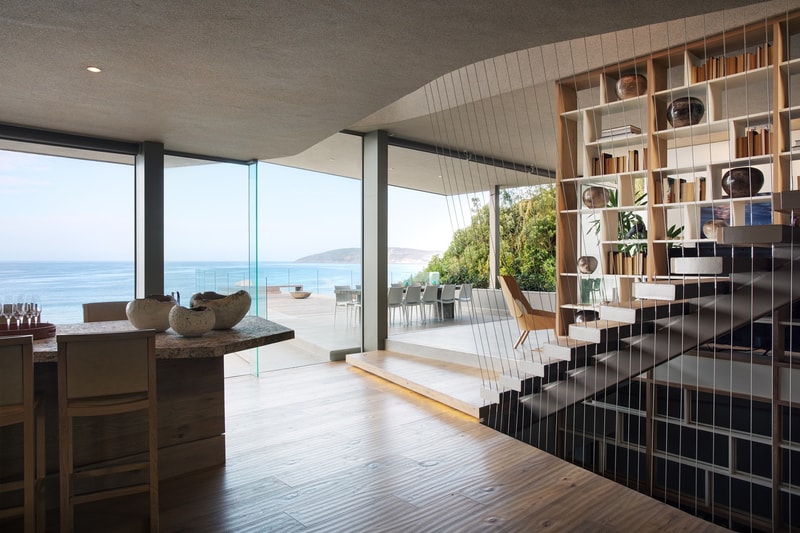 South Africa Beach House With a Captivating Ocean View