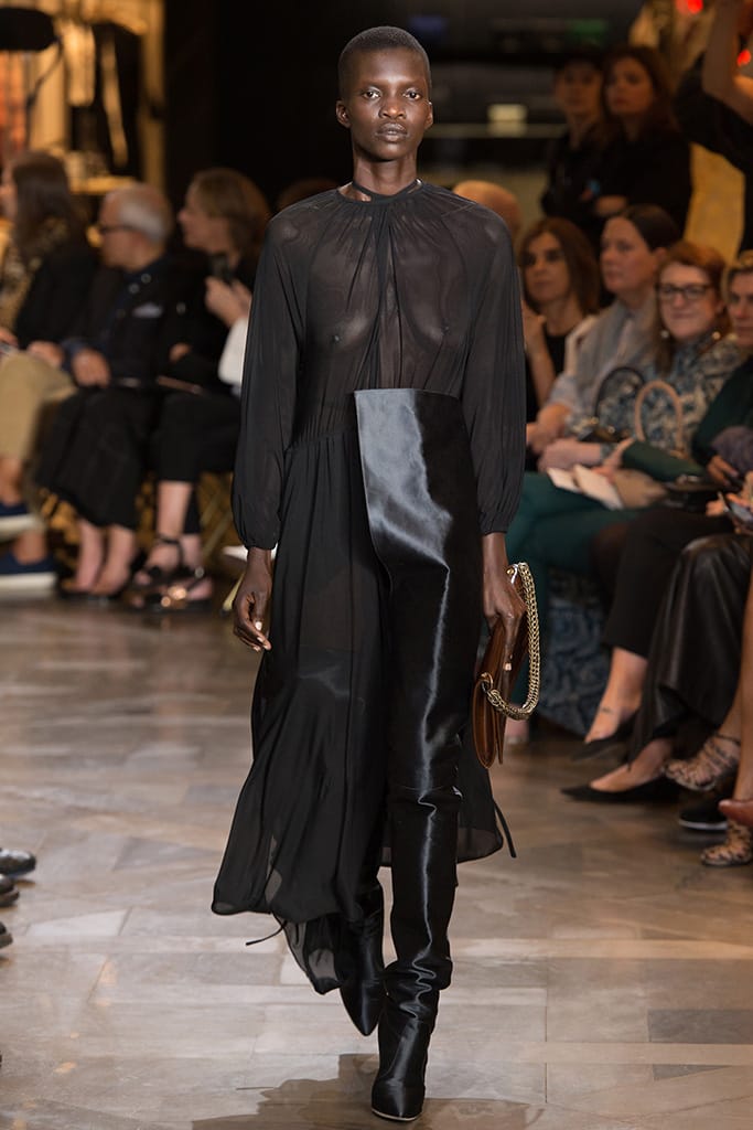Schiaparelli Spring Summer 2020 Haute Couture Fashion Show | Schiaparelli,  Trending handbag, Purses and handbags
