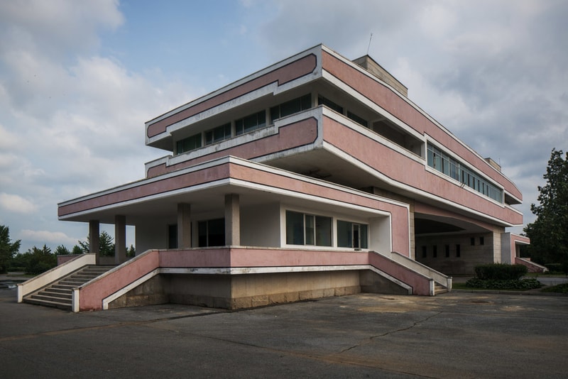 Photographer Offers a Rare Peek Inside North Korea's Capital