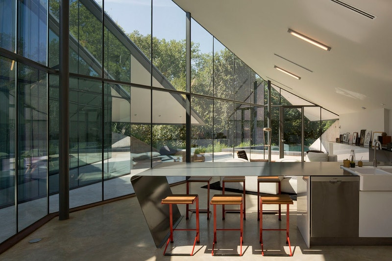 Edgeland House by Bercy Chen
