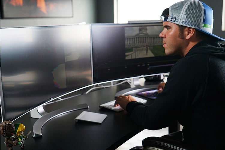 The Latest LG UltraWide Curved LED Display Is an Artist's Dream