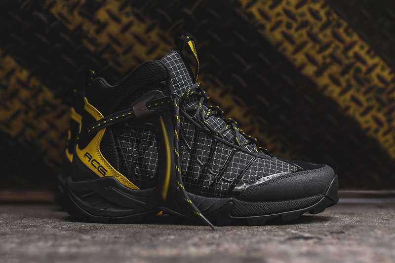 Nike ACG Air Zoom Tallac Lite in Black & Gold