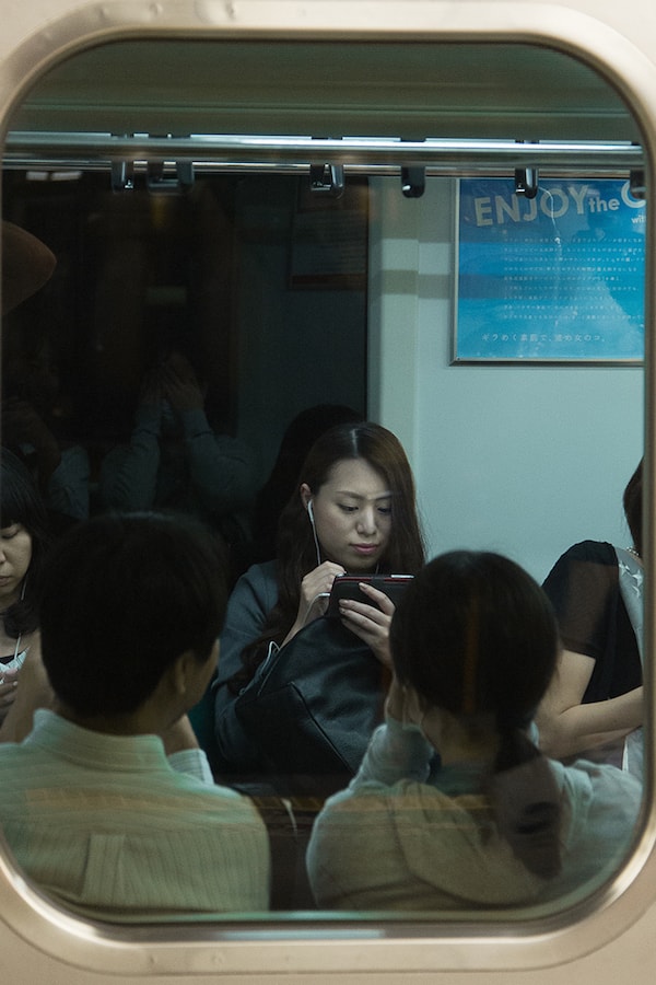 See Tokyo Subway Riders Through Skander Khlif's Photos