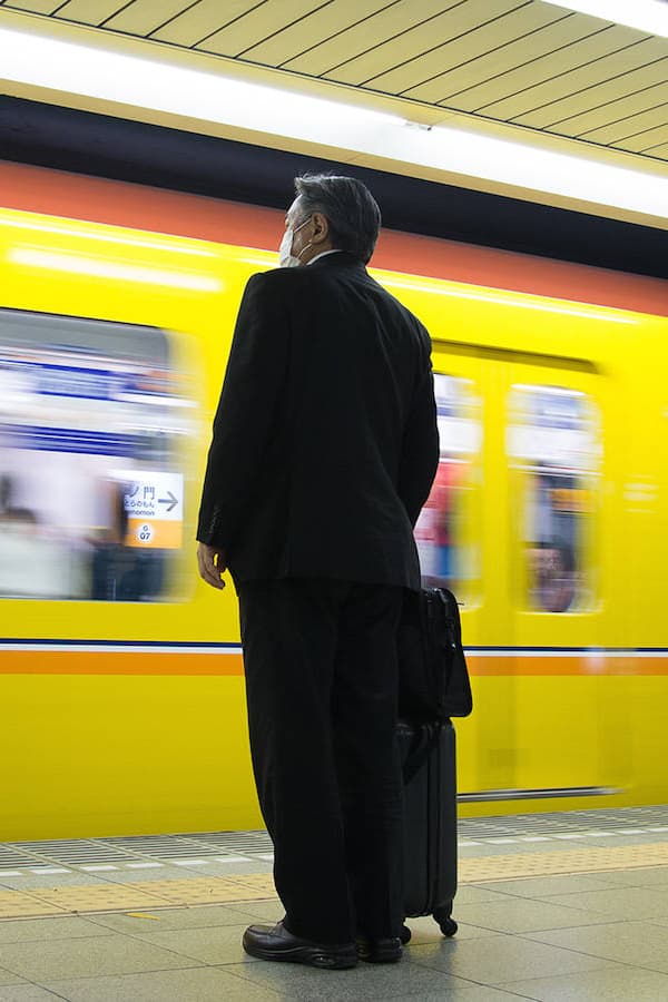 See Tokyo Subway Riders Through Skander Khlif's Photos