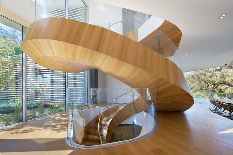 A Helical Staircase Is the Centerpiece of This Los Angeles Mansion