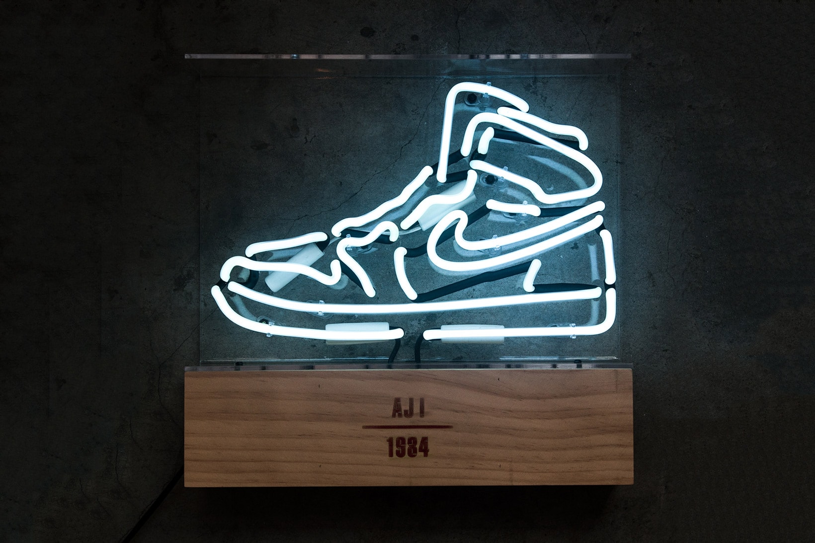 Air Jordan 1 Neon Light