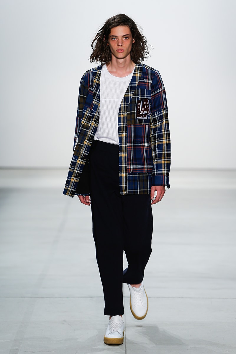 Band of Outsiders Return for 2017 Spring/Summer Runway Show New York Fashion week Scott Sternberg Los Angeles collegiate silhouettes camel, grey, burgundy, green, peach, olive, and baby blue