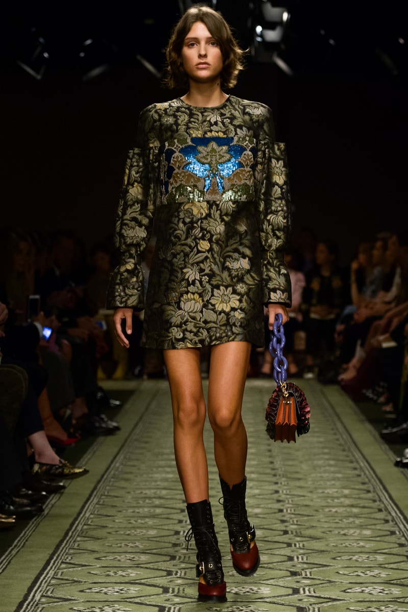 Burberry 2016 september collection runway show