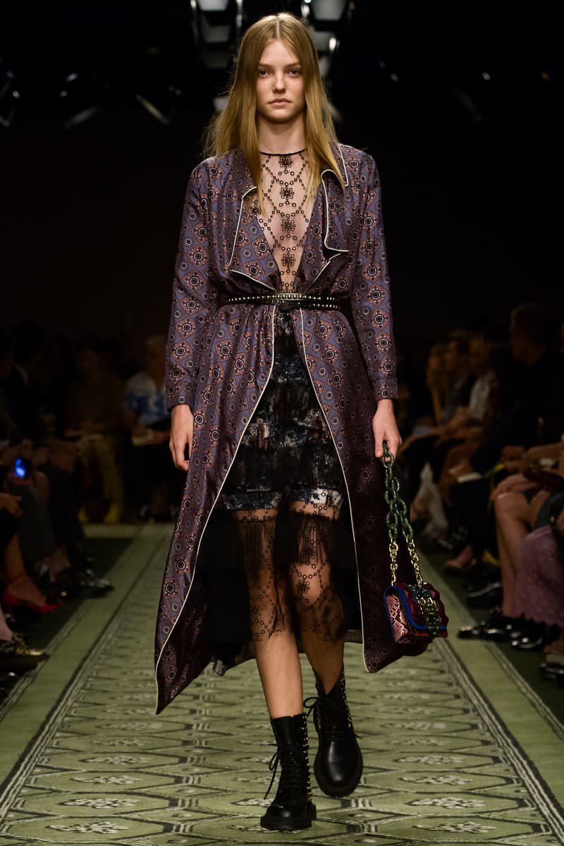 Burberry 2016 september collection runway show