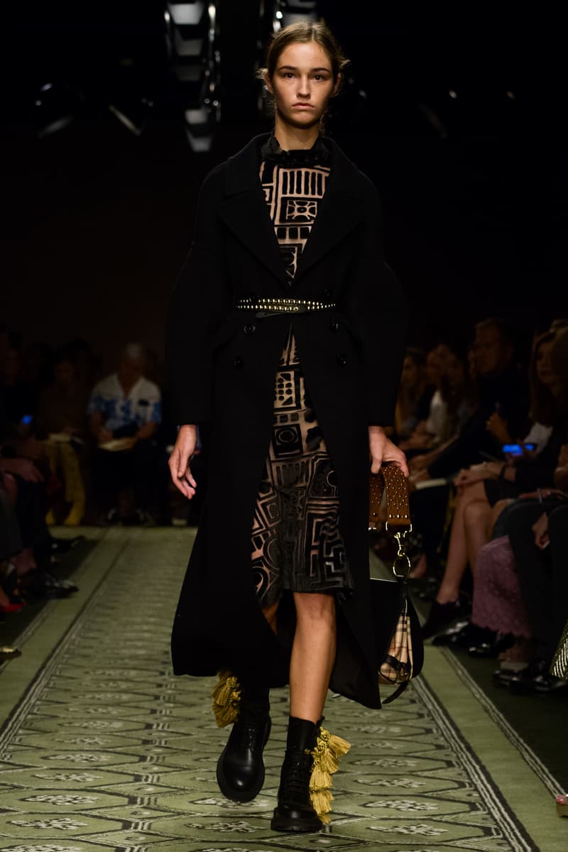 Burberry 2016 september collection runway show