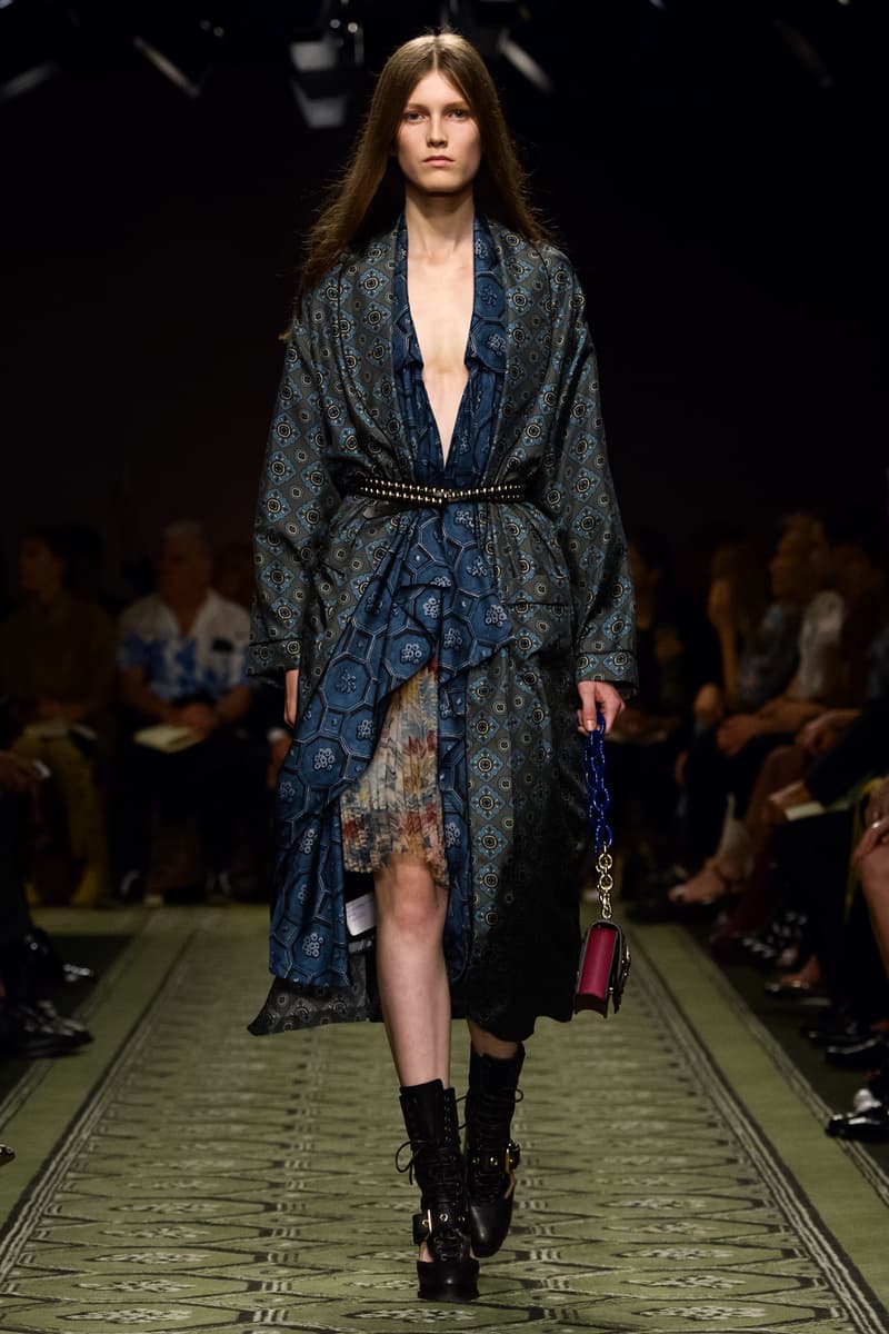 Burberry 2016 september collection runway show