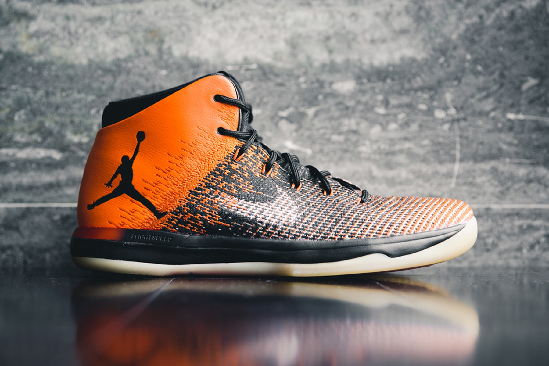 Air Jordan XXXI Shattered Backboard Closer Look Nike Michael Jordan Brand Hi top Hypebeast black orange gradient flyweave basketball