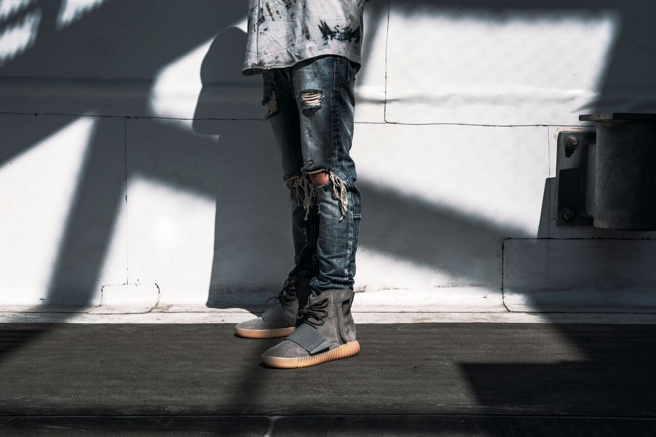 mnml destroyed bleached ankle zip jeans