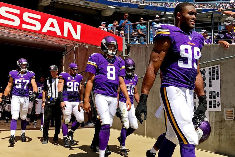 Titans-Vikings Game iPhone 7 Plus NFL Photos green fire titans