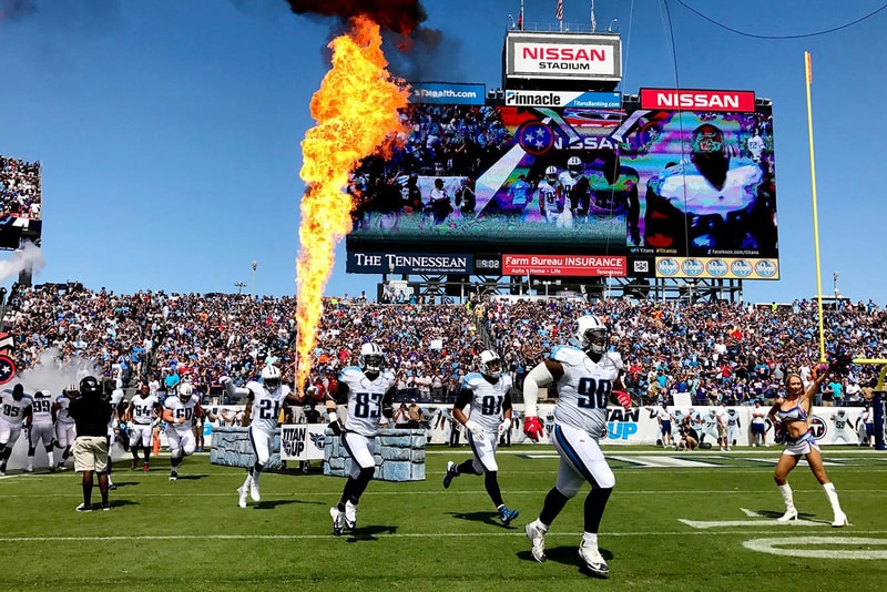 Titans-Vikings Game iPhone 7 Plus NFL Photos green fire titans