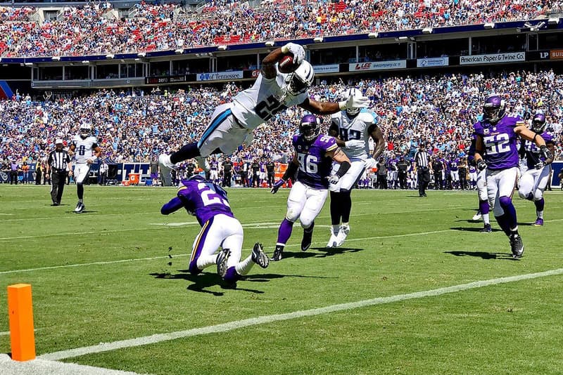 Titans-Vikings Game iPhone 7 Plus NFL Photos green fire titans