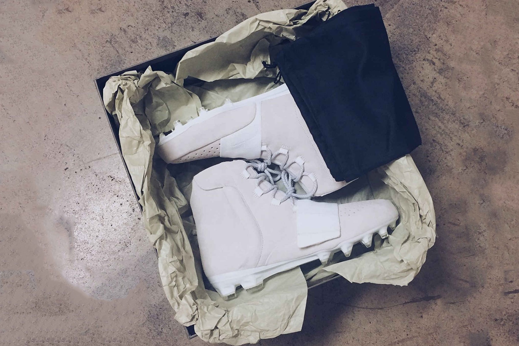 Von Miller's adidas Yeezy Boost 750 Cleats for NFL Kickoff Game off white kanye west ye