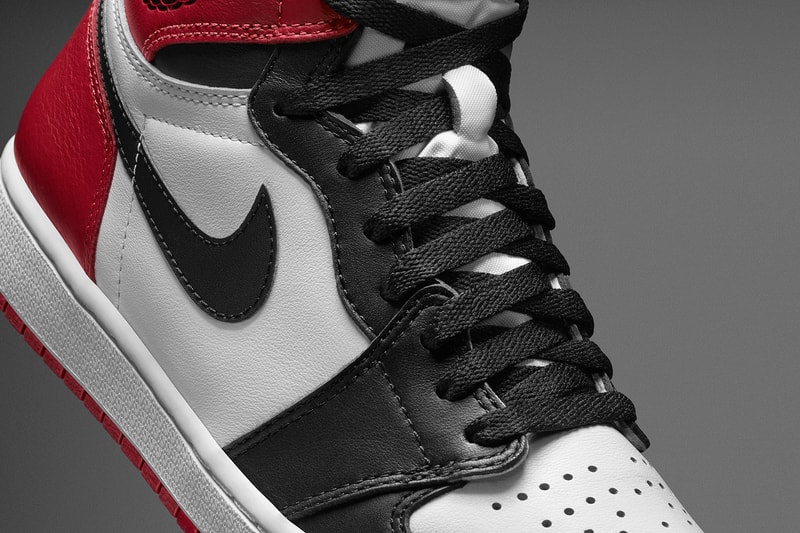 Air Jordan 1 Black Toe