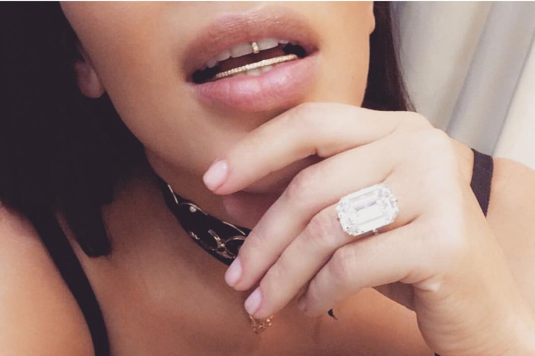 Kim Kardashian Social Media to Blame for Her Robbery gun point Kanye West Diamonds twitter instagram Paris hotel snapchat