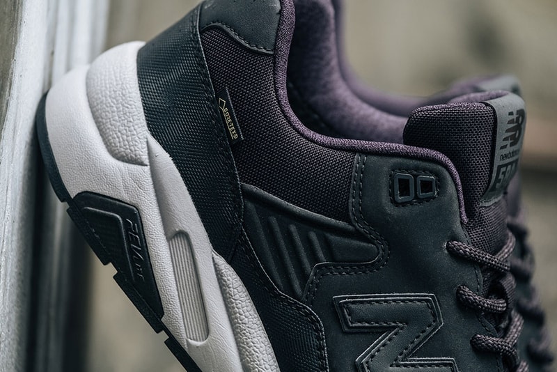 New Balance MRT580 GORE-TEX red black