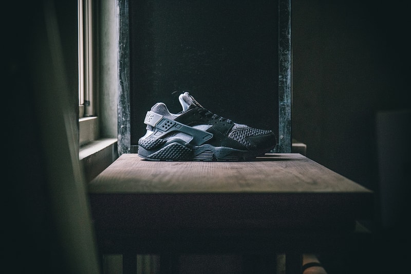 Nike Air Huarache Run SE Black Grey