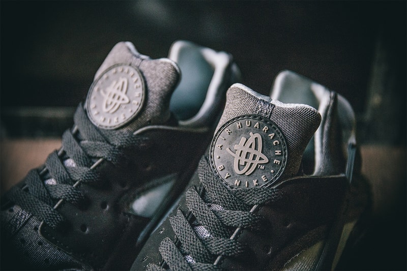 Nike Air Huarache Run SE Black Grey