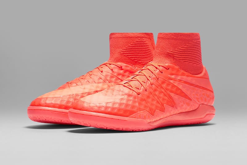 nike hypervenom floodlight pack