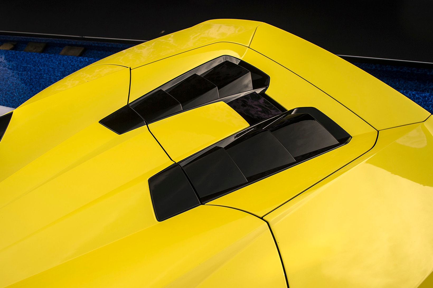 Lamborghini Huracán LP580-2 Spyder Yellow colorway Images