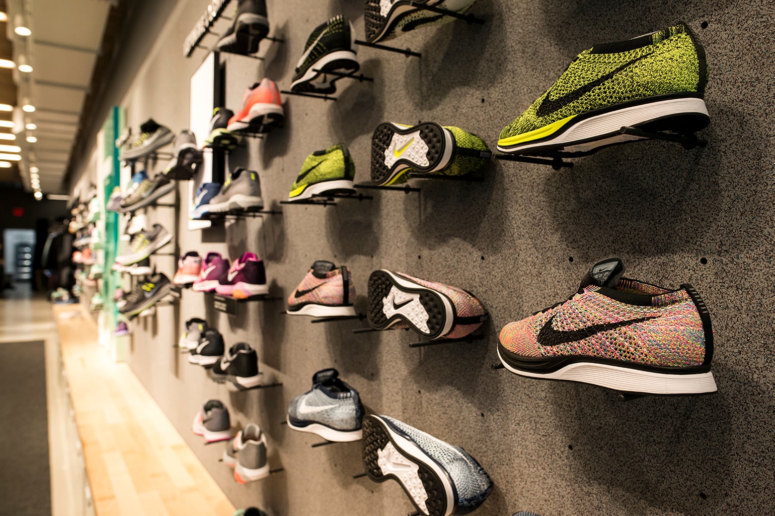 Найк казань. Nike Soho. Nike Shoes Store. Дизайнерские кроссовки.