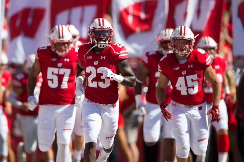 wisconsin university badgers football tunnel