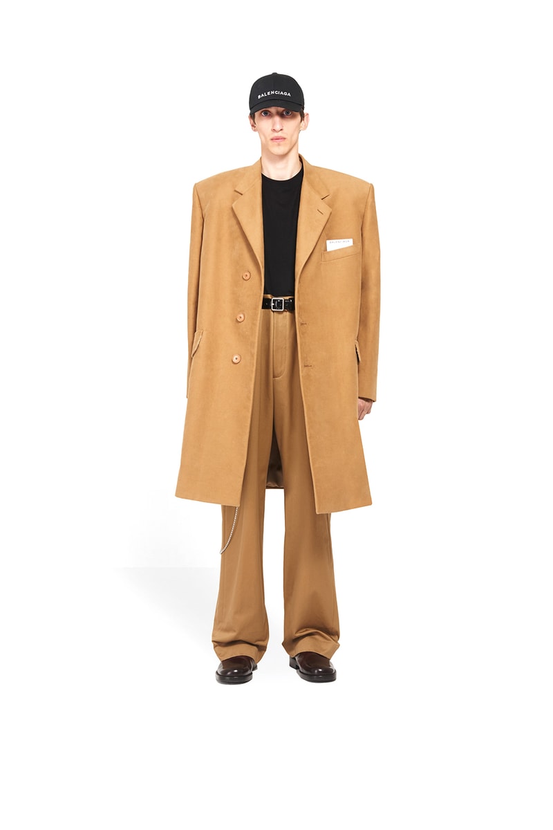 Balenciaga Releases Spring/Summer 2017 Collection Online