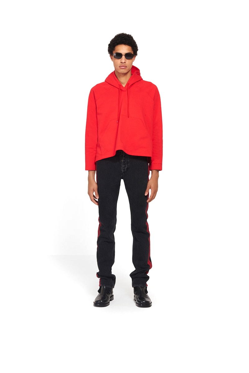 Balenciaga Releases Spring/Summer 2017 Collection Online