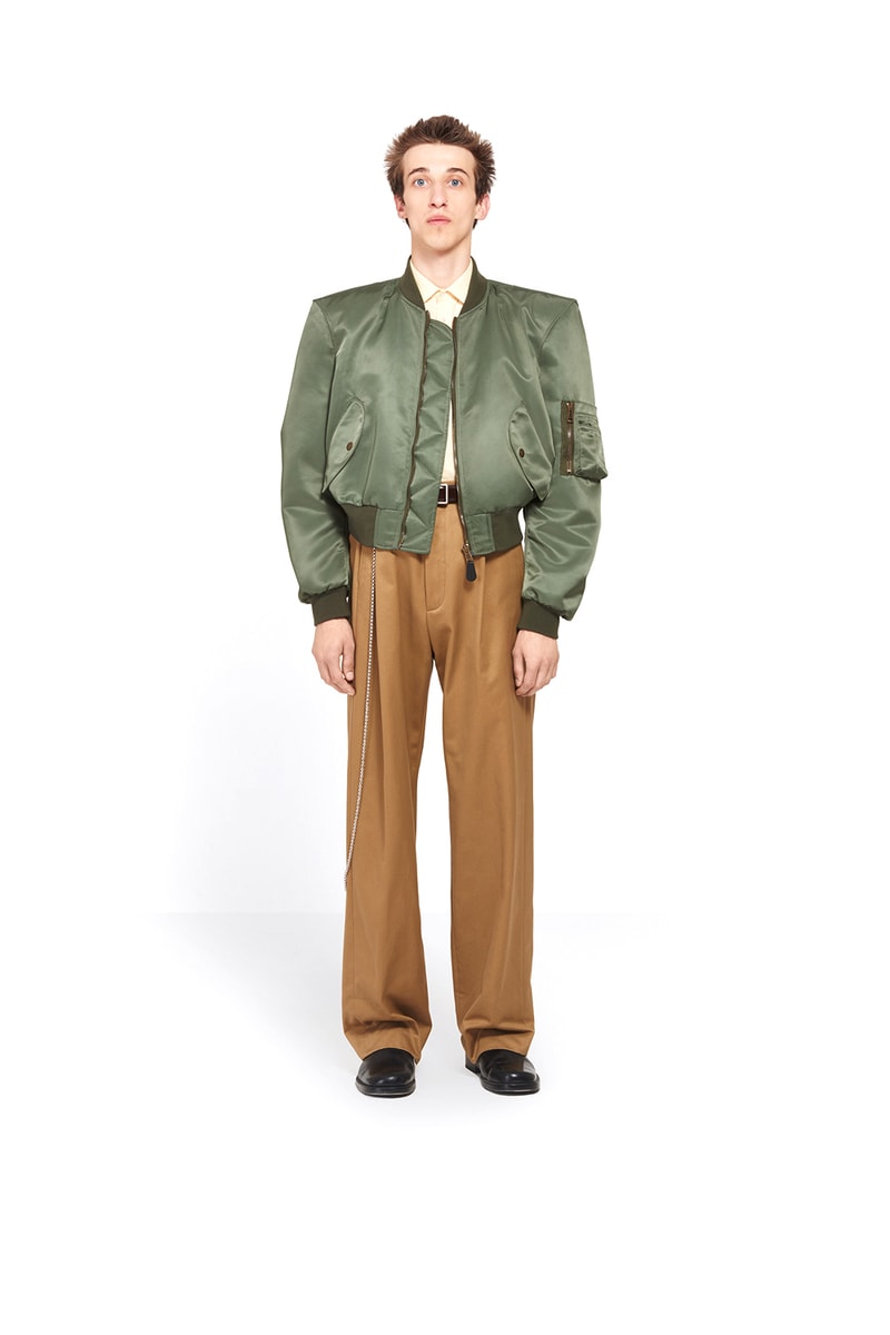 Balenciaga Releases Spring/Summer 2017 Collection Online