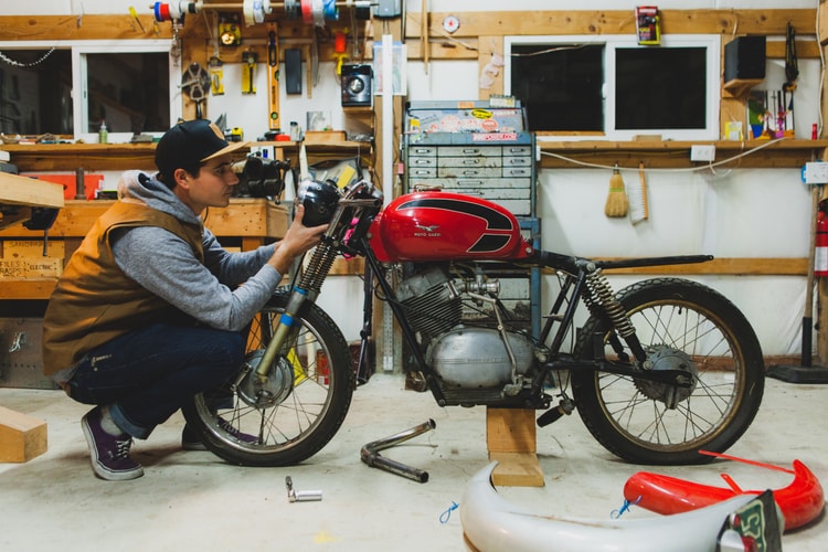 Benny Gold's 2016 Holiday Collection Highlights "Anti-Workwear"