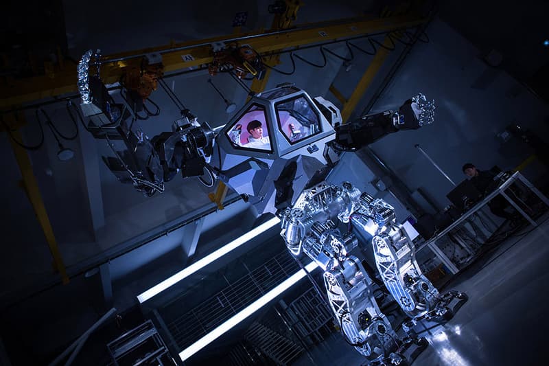 Hankook Mirae Method-2 Robot Suit